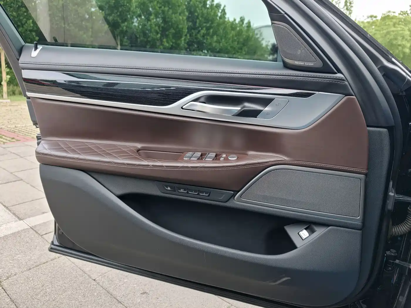BMW 7 Series 2021 Model 740Li Premium M Sport Package фото 36