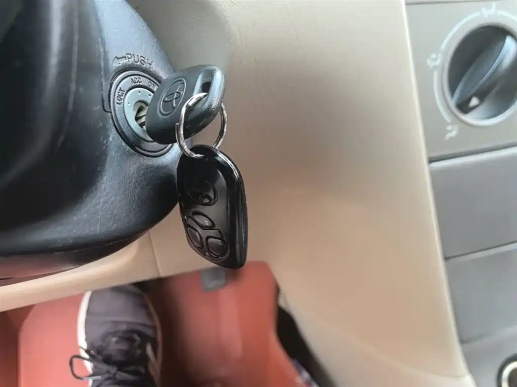 Toyota Corolla 2013 1.6L Automatic Excellence Edition фото 9