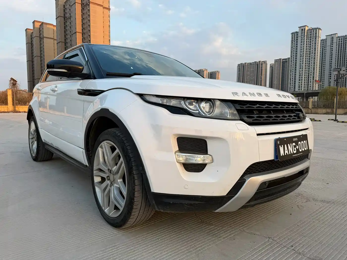 Land Rover Range Rover Evoque (Import) 2012 2.0T 5-door Premium Edition фото 3