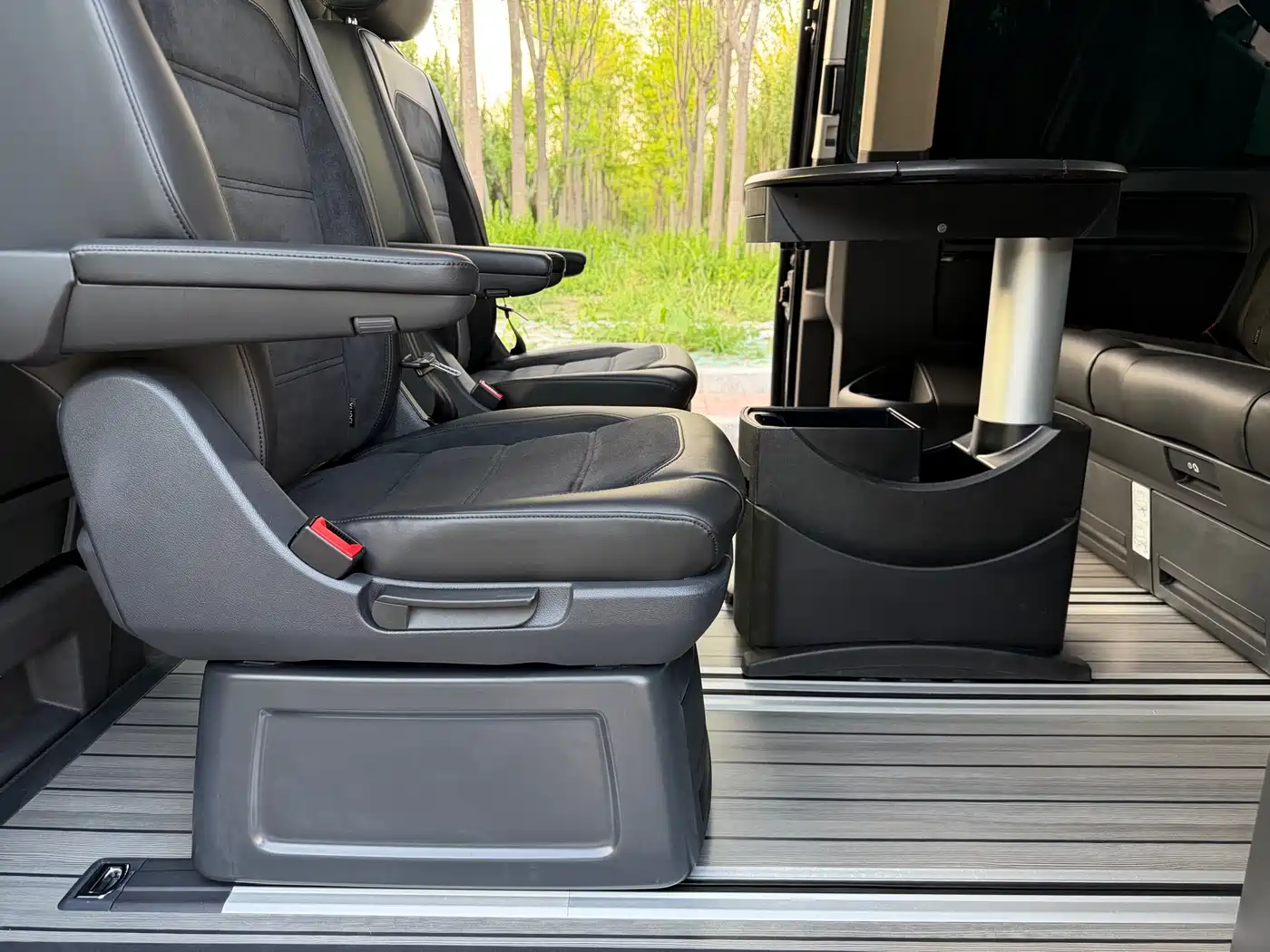 Volkswagen Multivan 2019 2.0TSI 4WD Premium 7-seater фото 18
