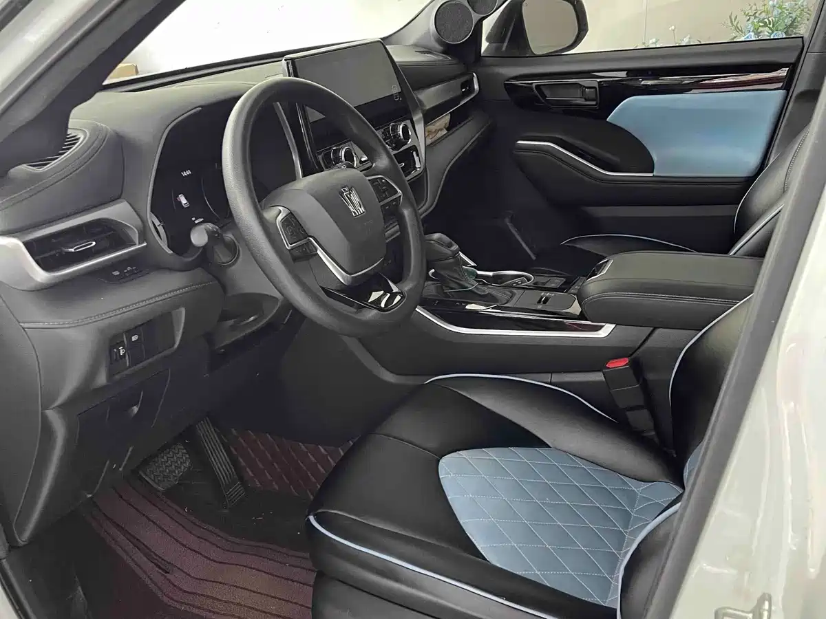 Фото 3 - Toyota Crown Kluger