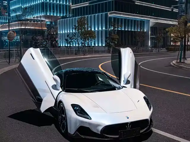 maserati mc20