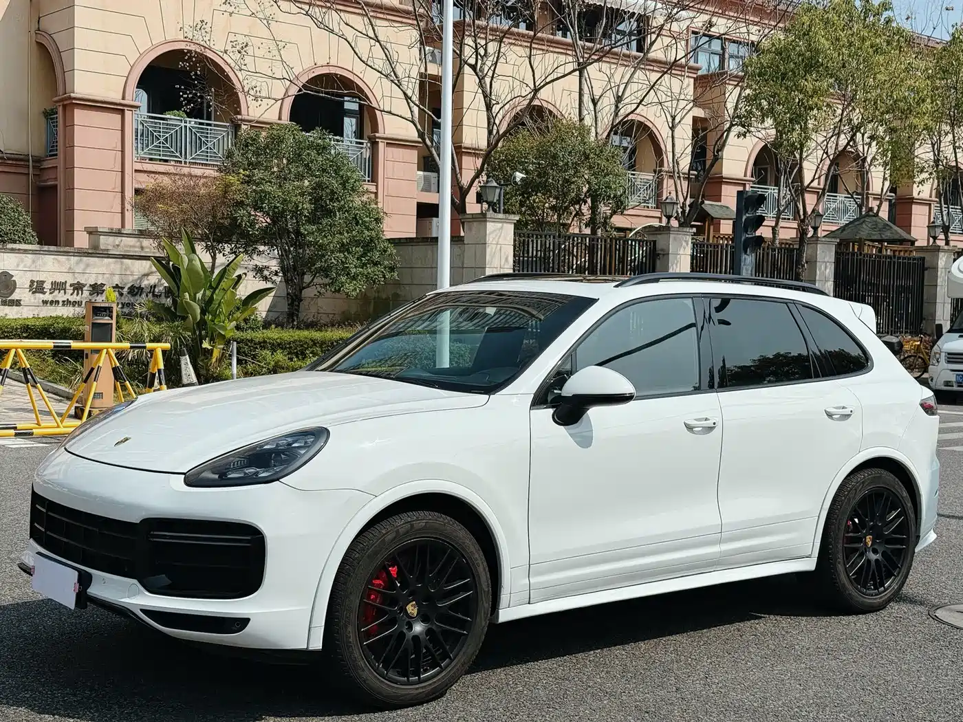 Фото 3 - Porsche Cayenne