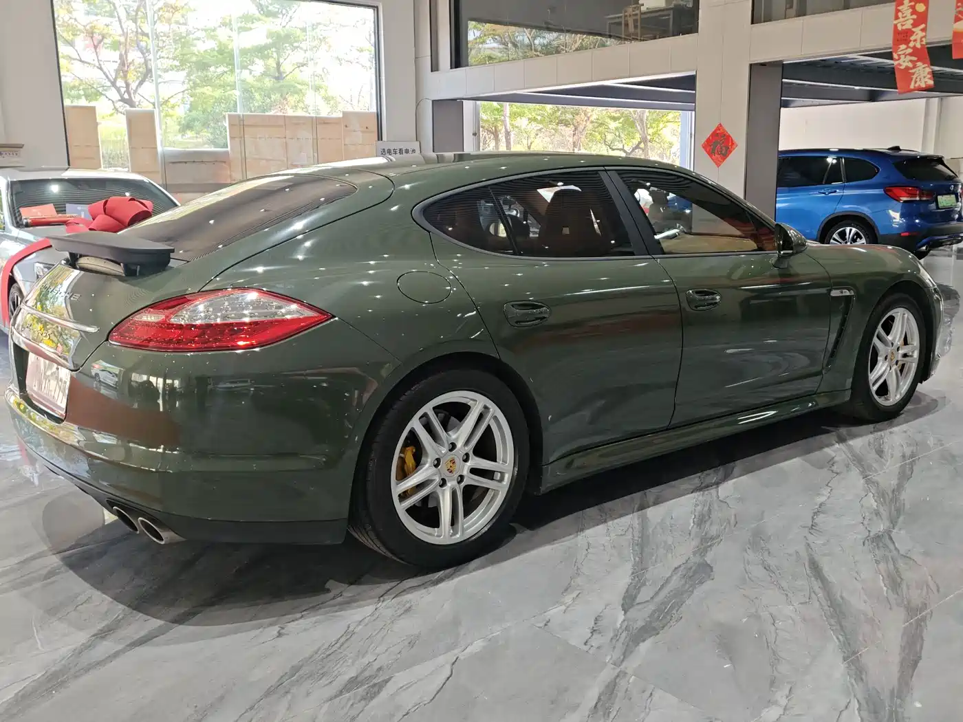 Porsche Panamera 2010 Model Panamera 4S 4.8L фото 32