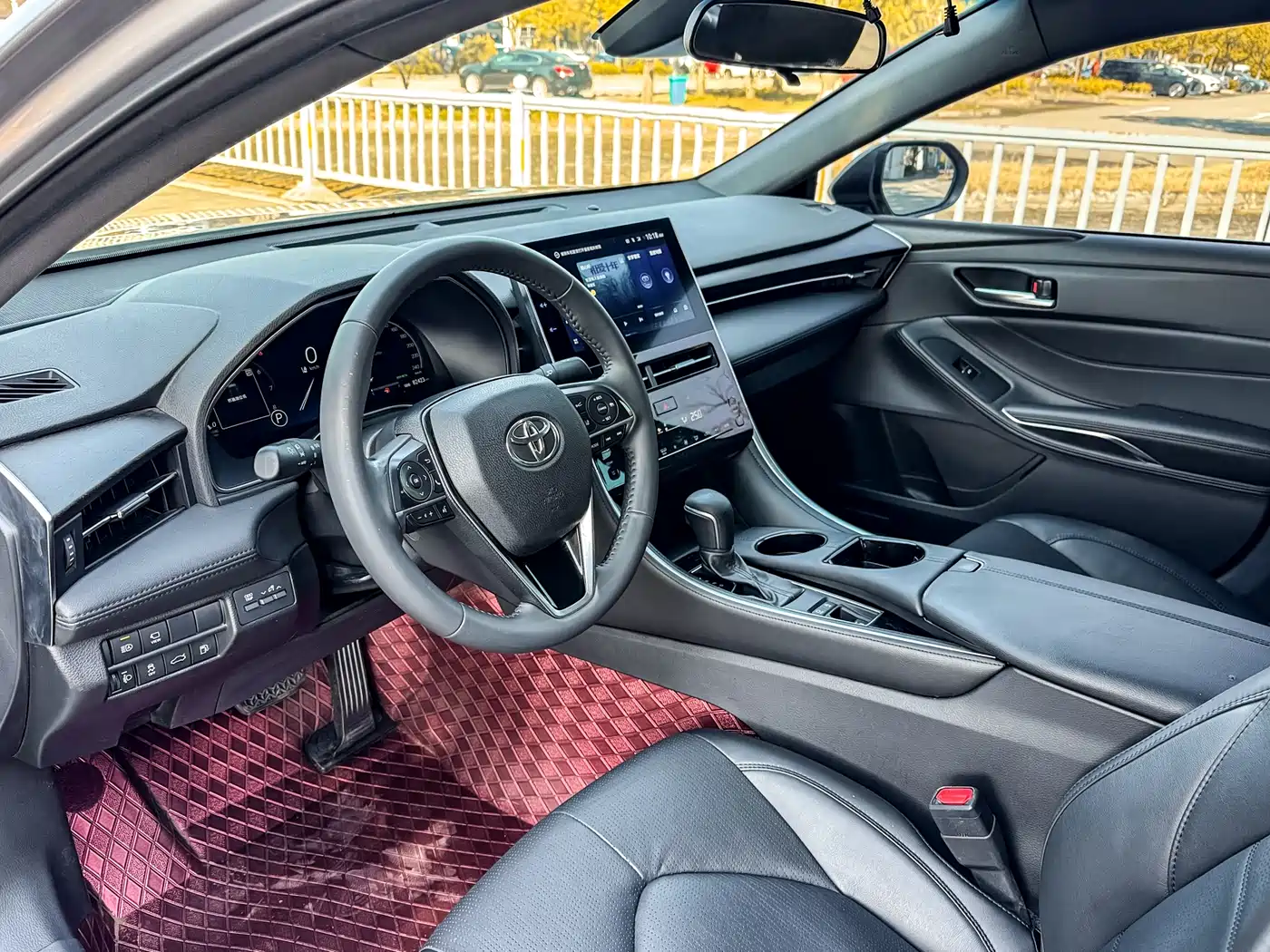 Toyota Avalon 2022 2.0L XLE Premium фото 9