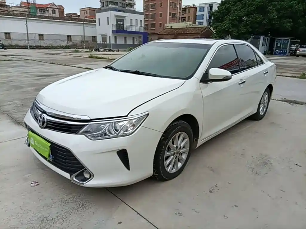 Фото 1 - Toyota Camry