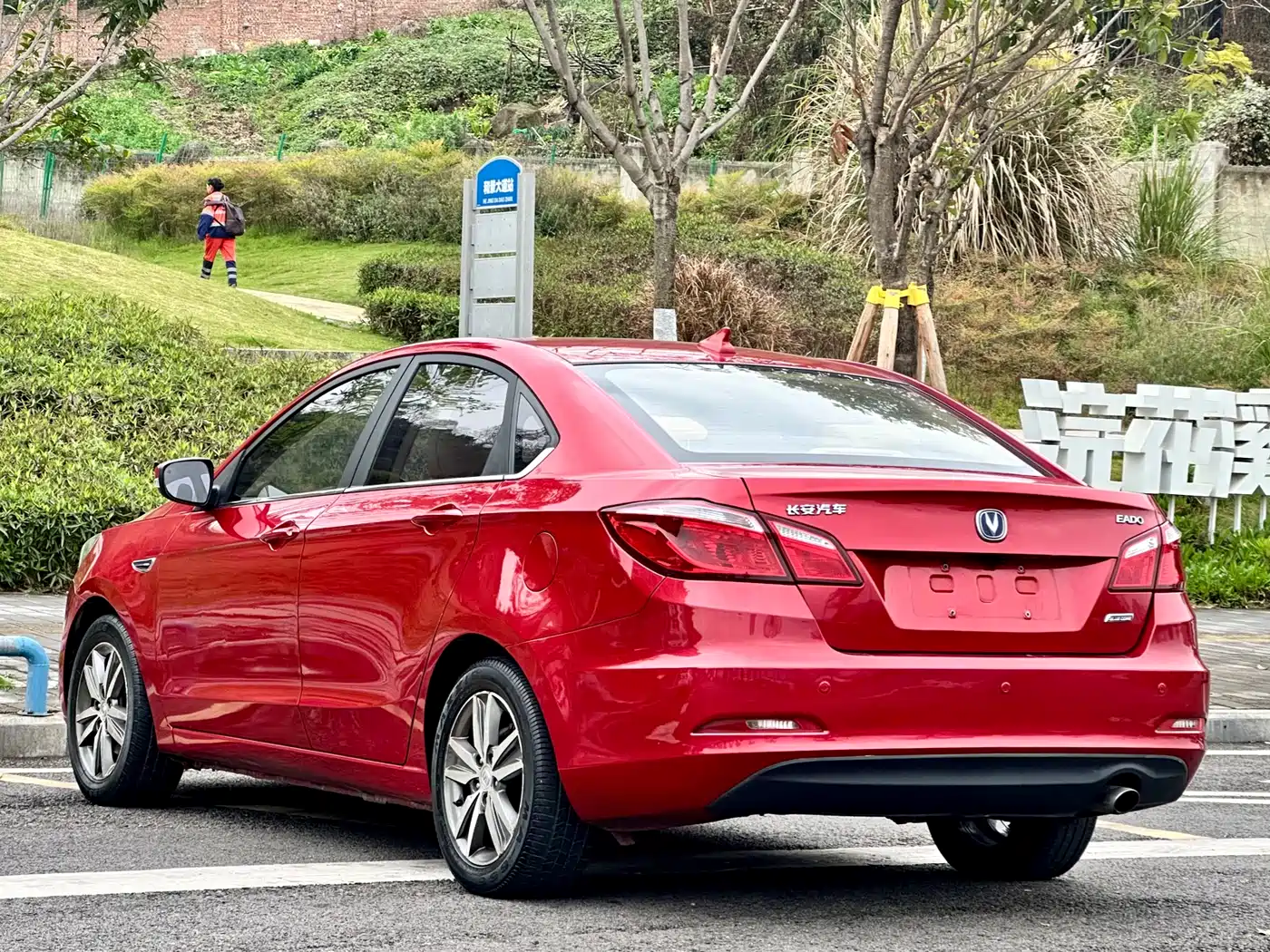 Фото 18 - Changan Eado