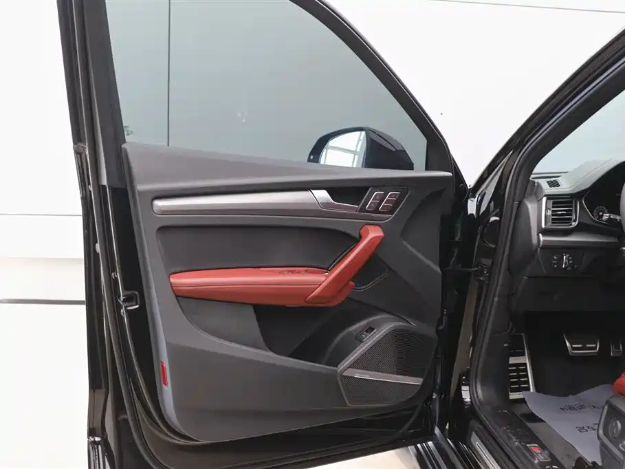 Audi Q5L 2023 45T Luxury Dynamic фото 10