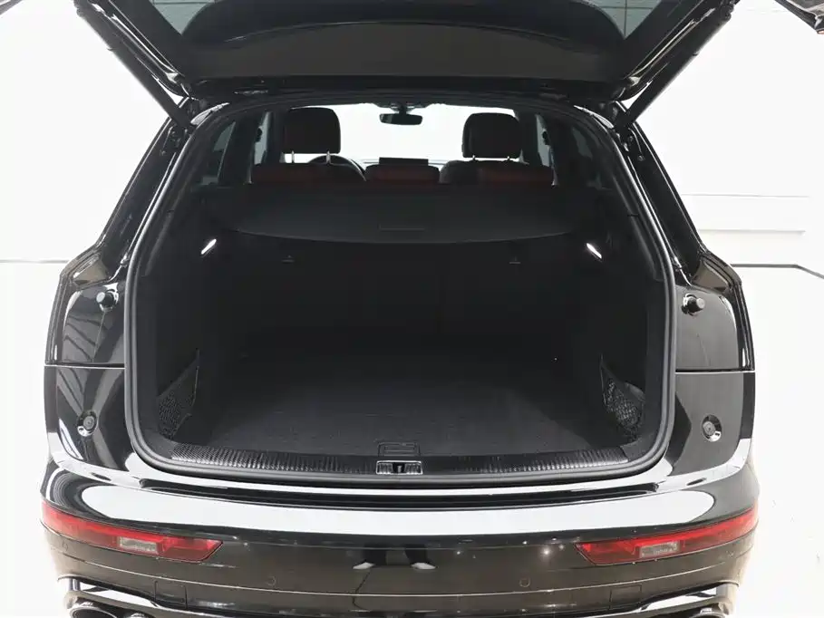 Audi Q5L 2023 45T Luxury Dynamic фото 33
