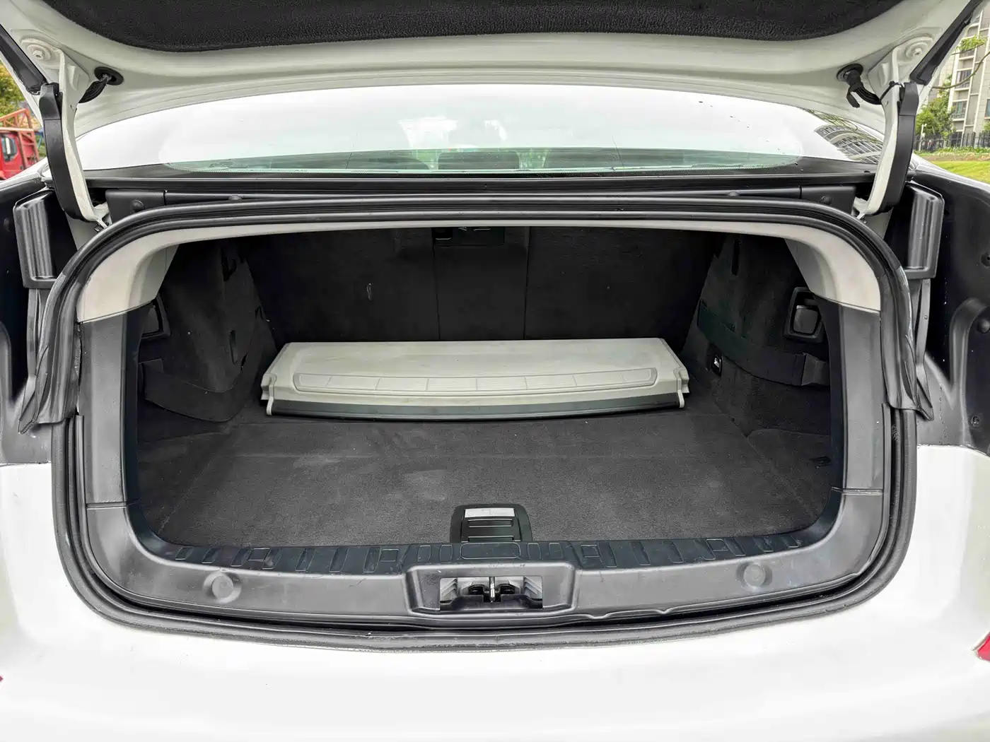 BMW 5 Series GT 2011 535i xDrive Luxury Model фото 13