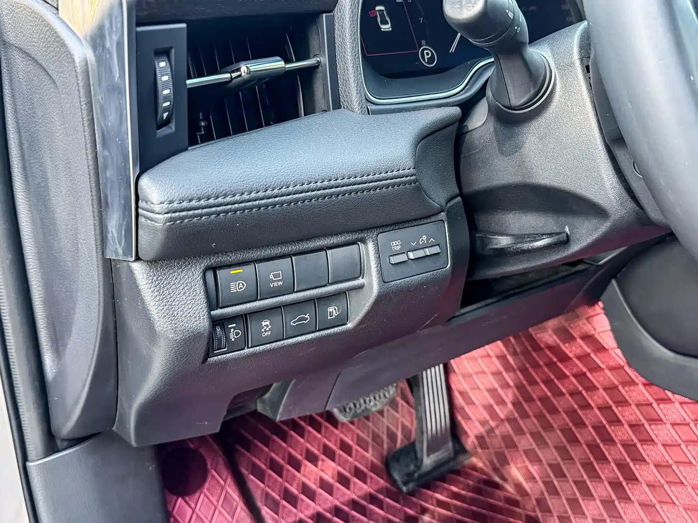 Toyota Avalon 2022 2.0L XLE Premium фото 11