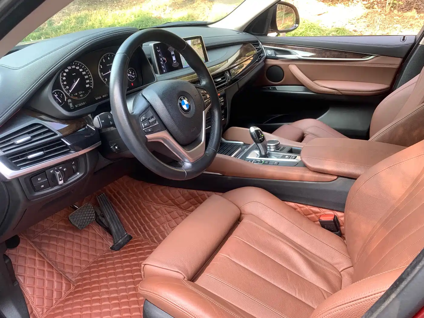 BMW X6 2015 xDrive28i фото 9