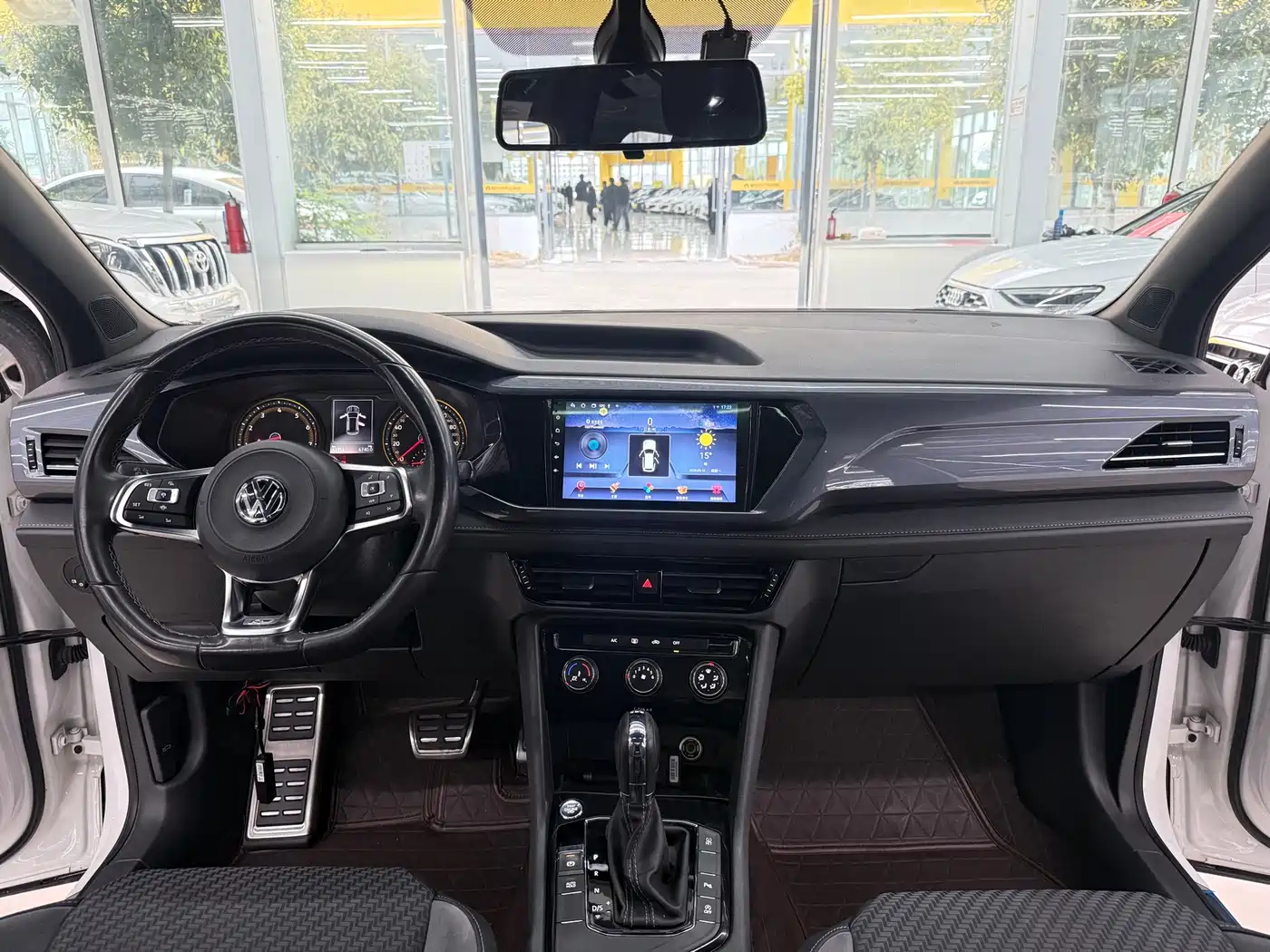 VOLKSWAGEN TUYUE