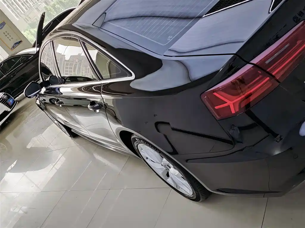 Audi A6L 2018 30th Anniversary 35 TFSI Fashion фото 5