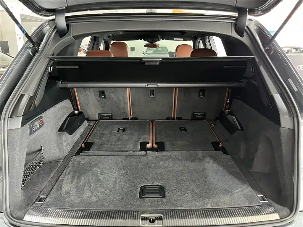 Photo 9 - Audi Q7