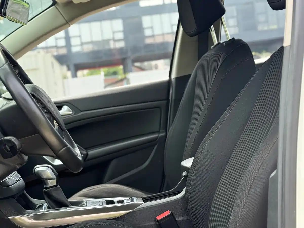 Peugeot 408 2018 Facelift 1.8L Automatic Luxury фото 10