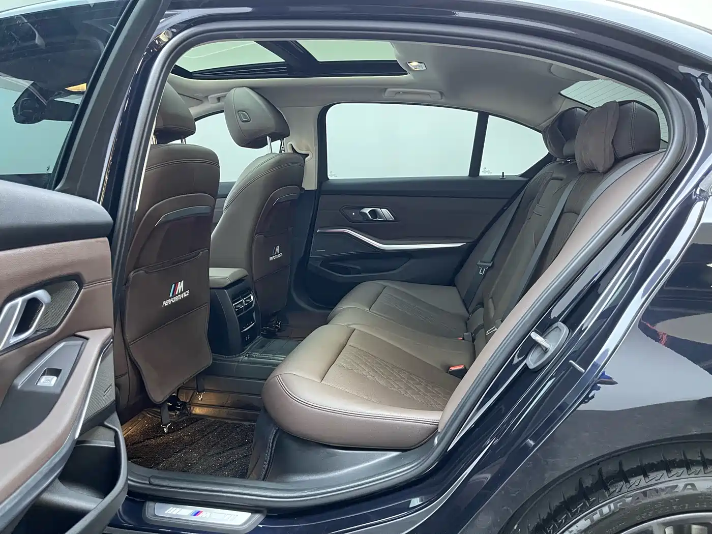 BMW 3 Series 2023 325Li M Sport Black Night Package фото 10