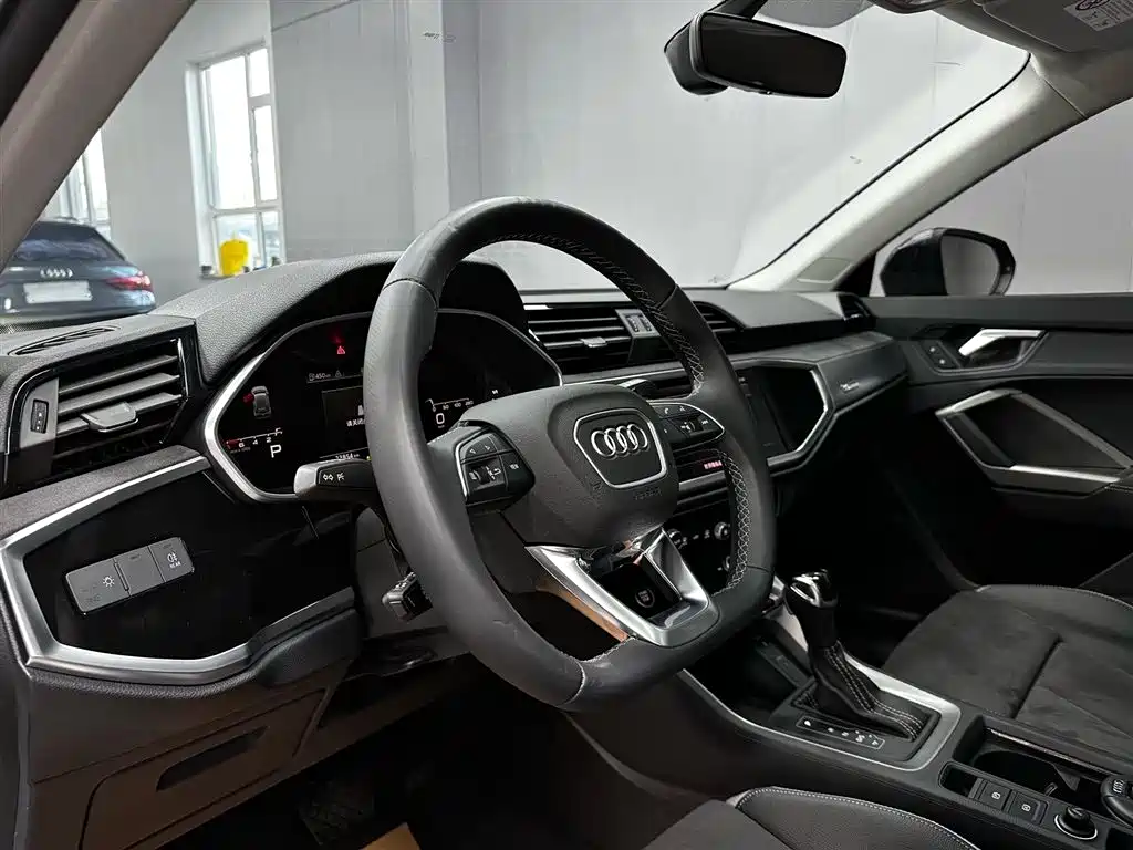 Audi Q3 2022 35 TFSI Fashion Dynamic фото 13