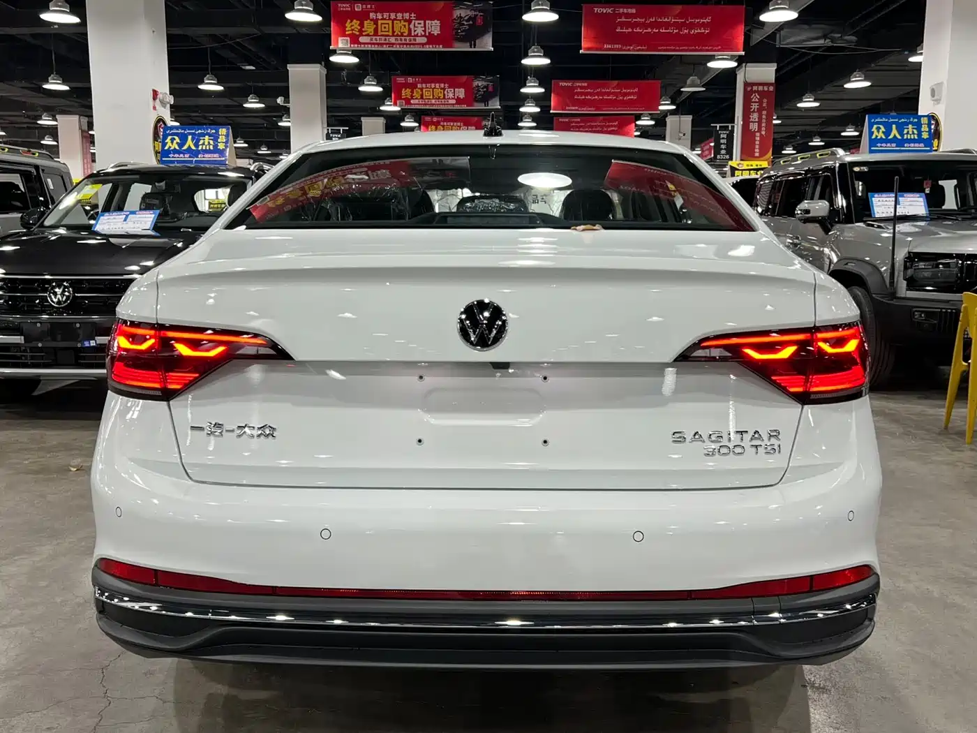Volkswagen Sagitar 2025 300TSI DSG Flying Leap Edition фото 4