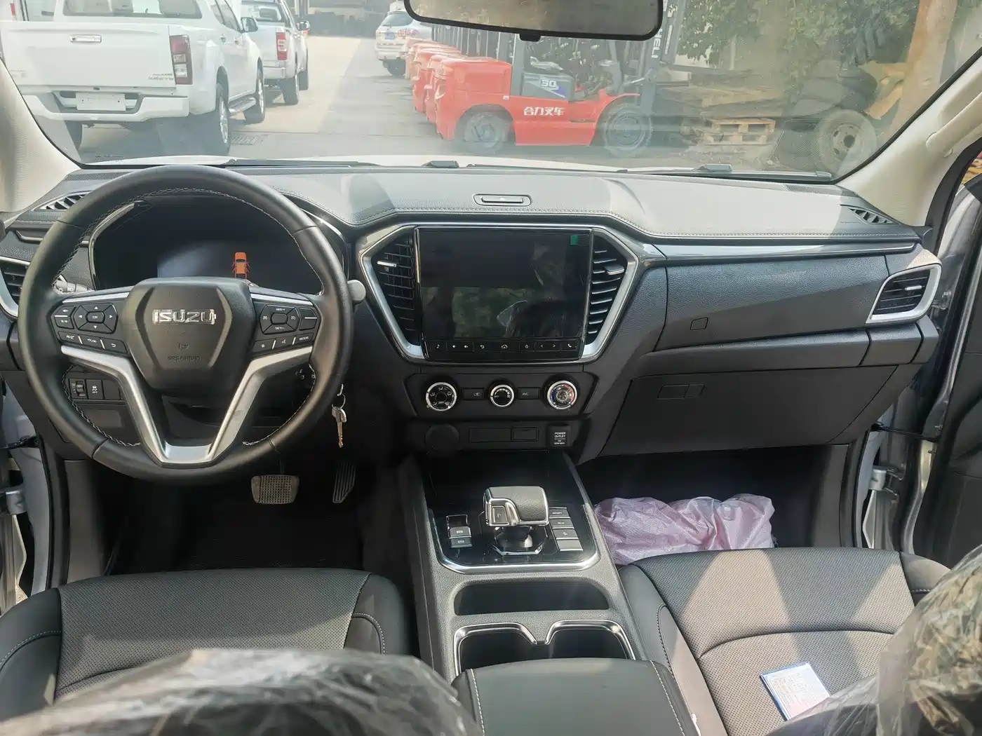 Isuzu Lingtuo 2026 2023 2.5T Automatic 2WD Diesel Navigation Long Chassis