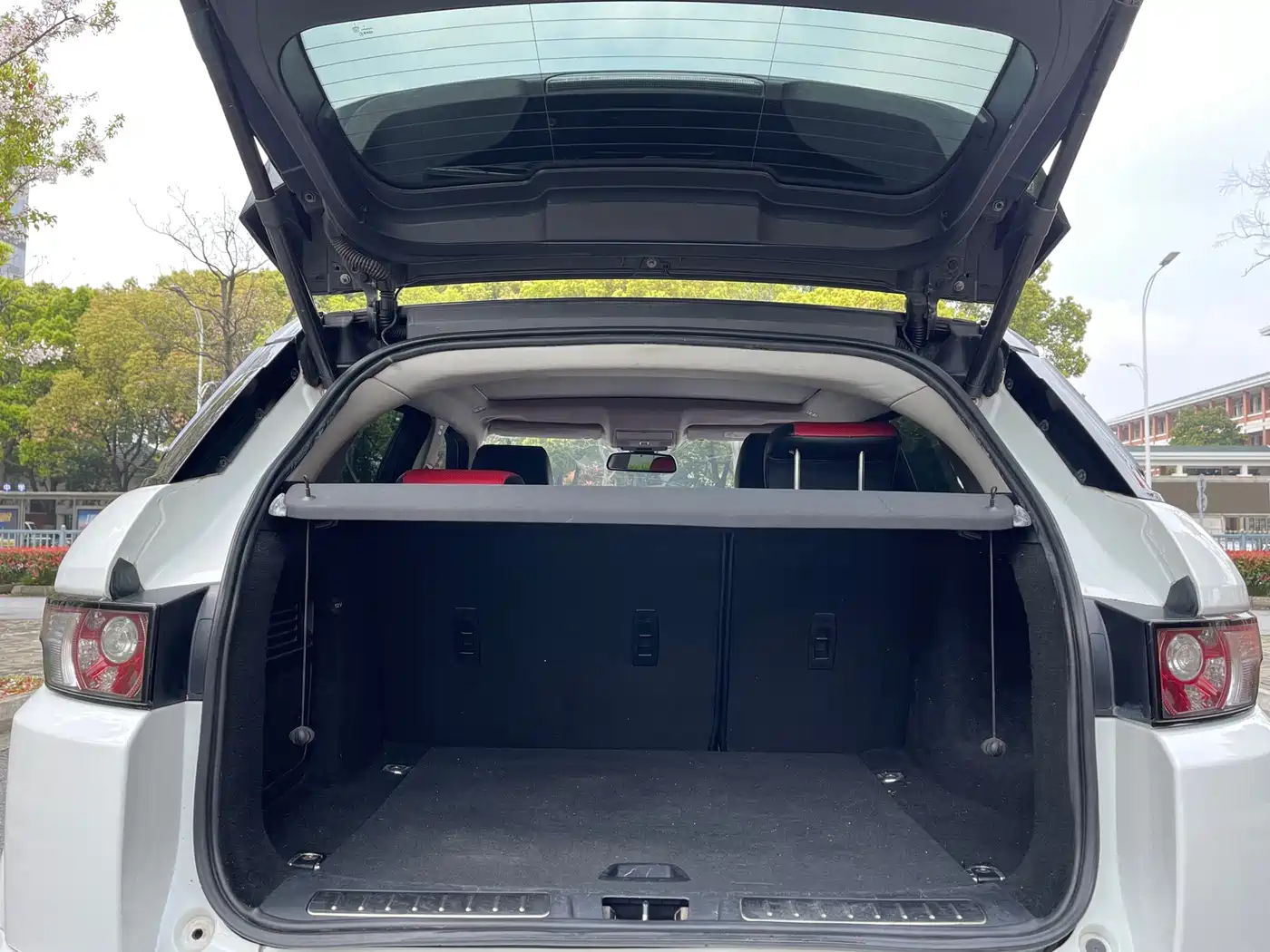 Land Rover Range Rover Evoque (Import) 2015 2.0T 5-door Dynamic Edition фото 16