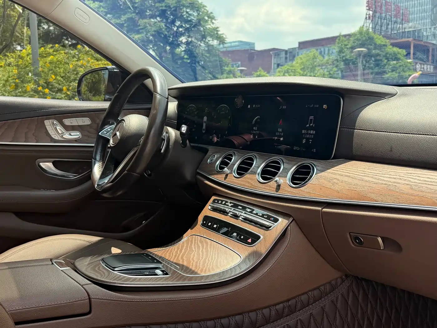 Mercedes-Benz E-Class 2021 E 300 L Fashion фото 14