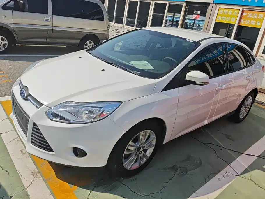 Фото 1 - Ford Focus