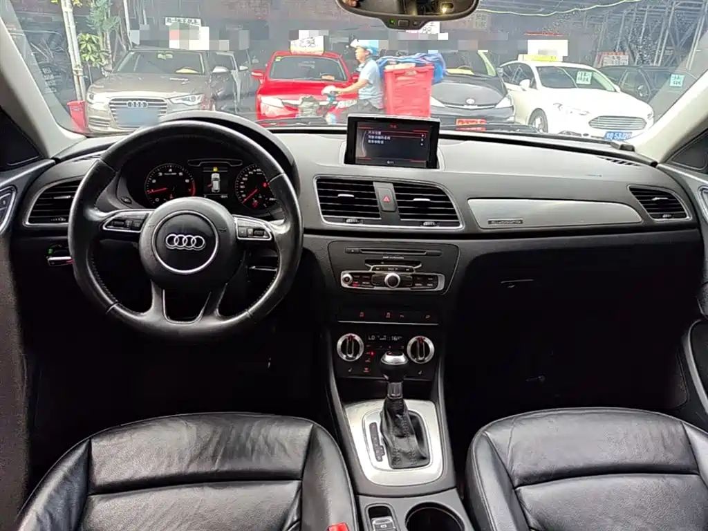 Audi Q3 2015 35 TFSI quattro Technology фото 10
