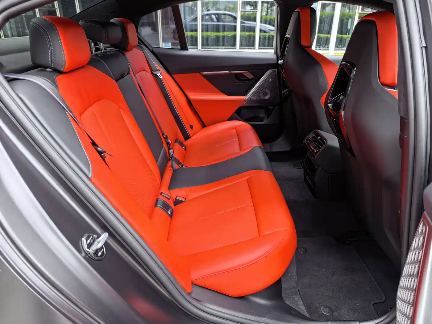 BMW M5 New Energy 2025 M5 фото 28