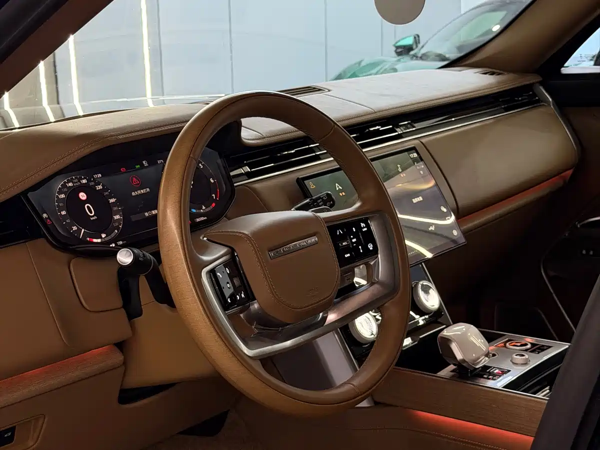 Photo 8 - Land Rover Range Rover