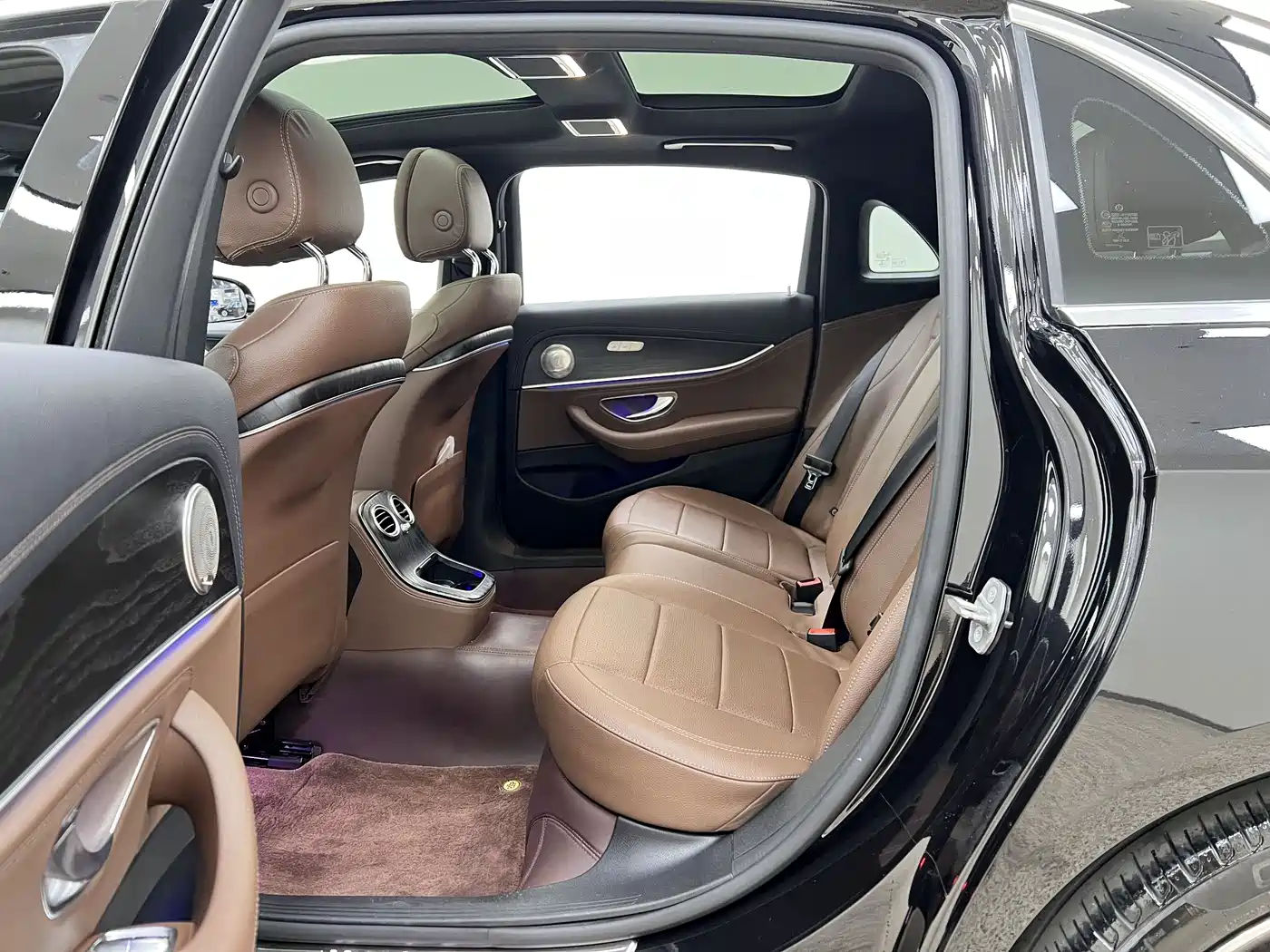 Mercedes-Benz E-Class 2021 E 300 L Sport Fashion фото 9
