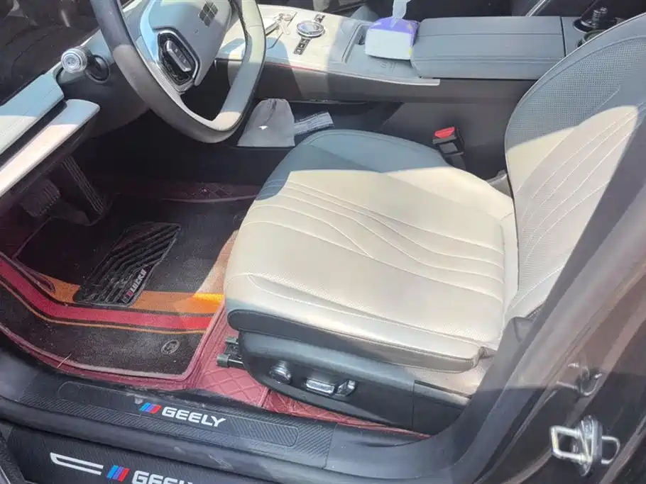 GEELY GALAXY GALAXY E8