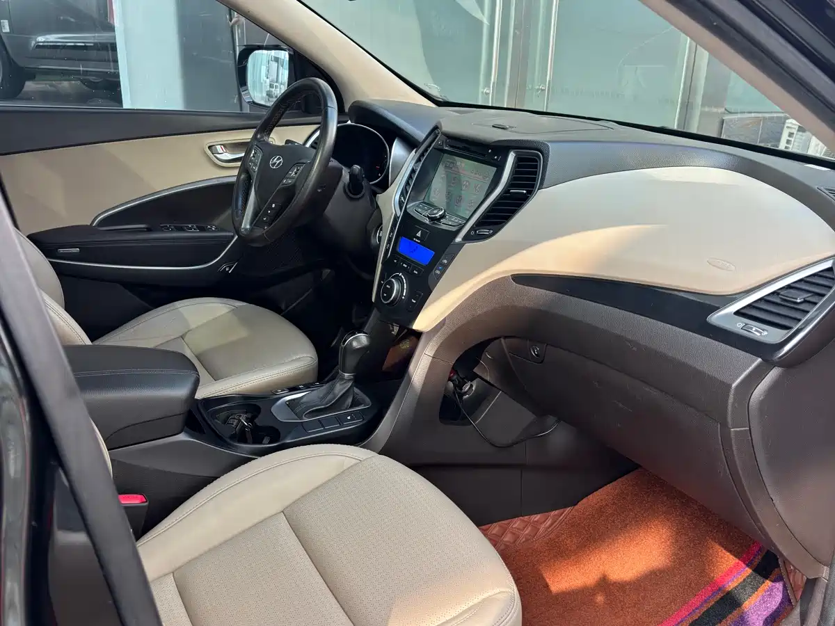 Hyundai Santa Fe 2013 Facelift 2.0T Automatic 4WD Premium фото 15