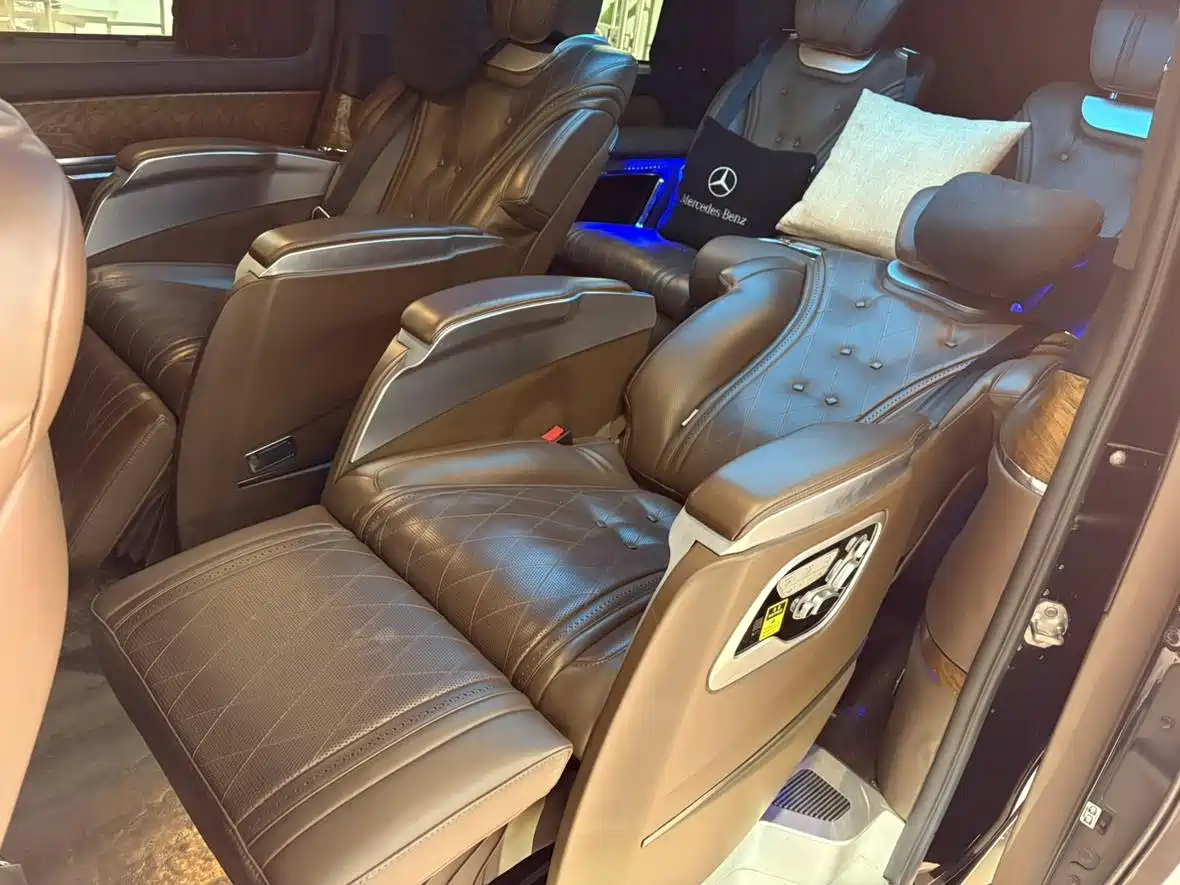 Mercedes-Benz V-Class 2018 V 260 L Premium Long Wheelbase Edition China VI фото 23