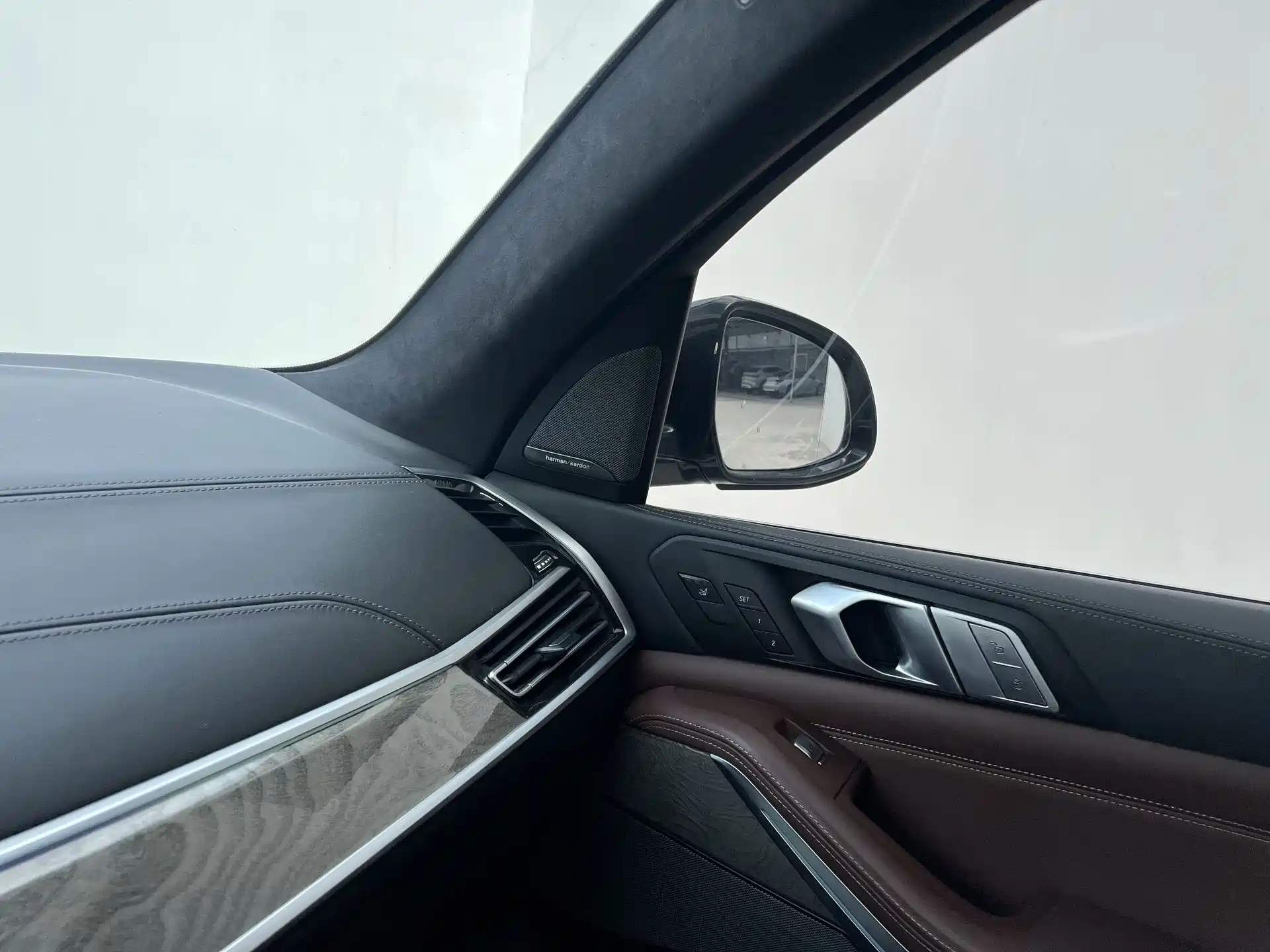 Photo 7 - BMW X7