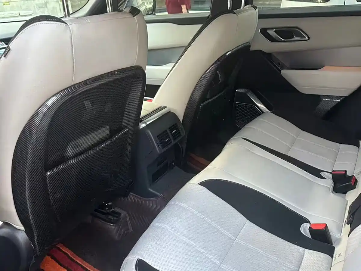Land Rover Range Rover Velar 2021 P250 Gloss Black Collector's Edition фото 3