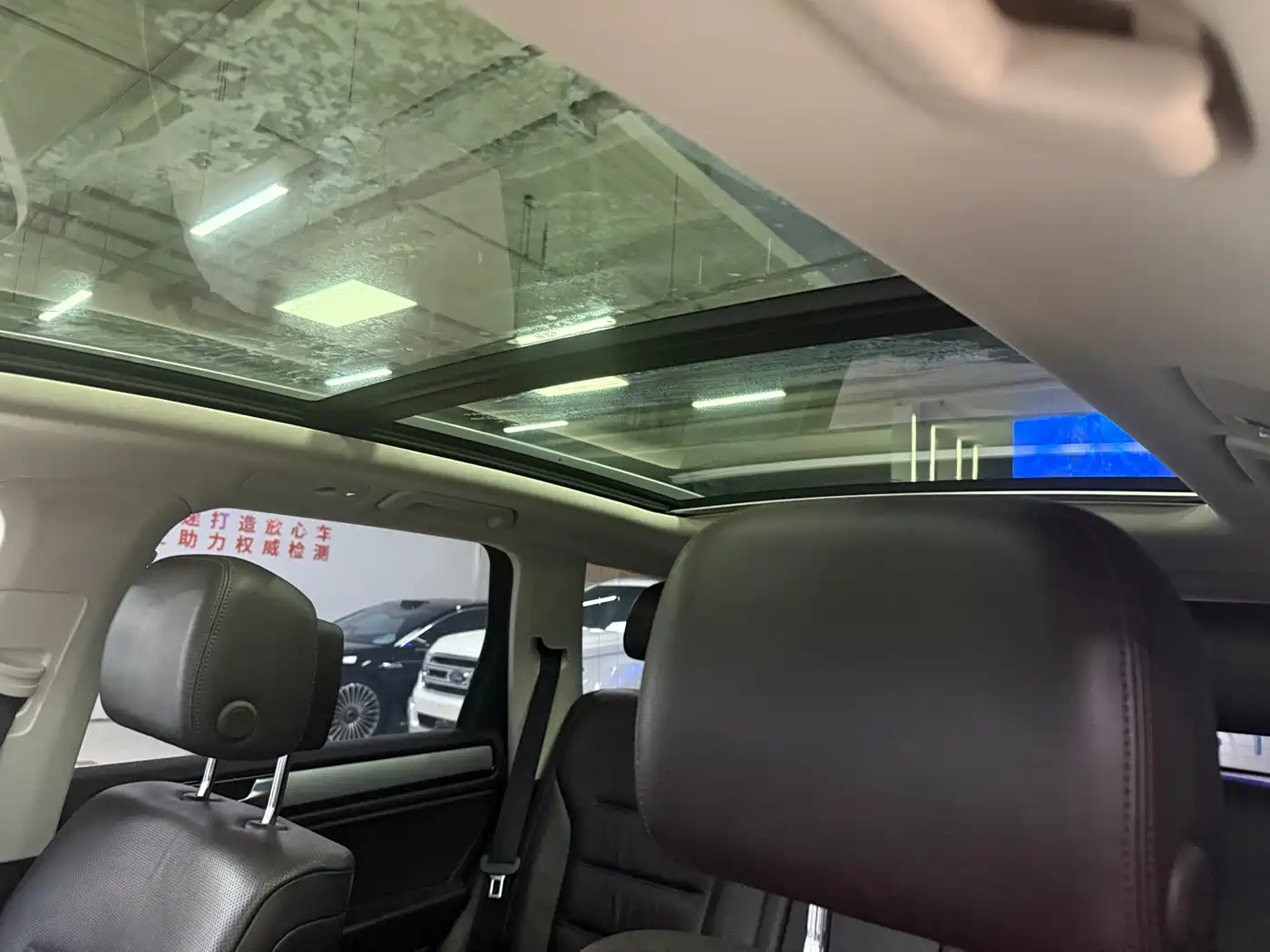 Volkswagen Touareg 2017 3.0TSI Explorer Edition фото 31