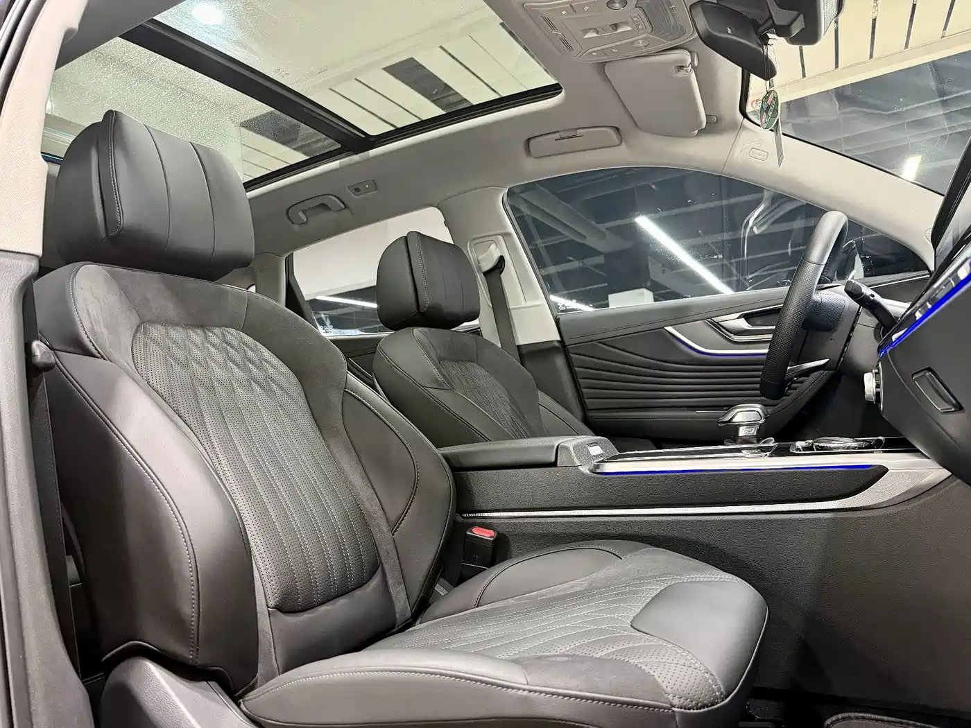 Фото 7 - Hongqi HS5