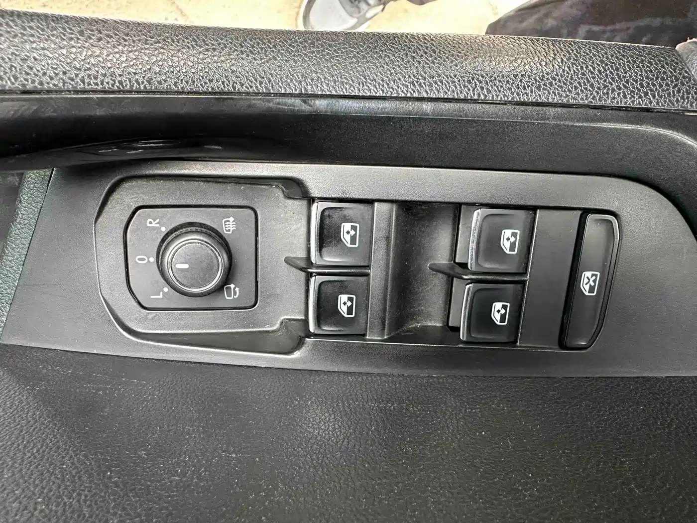 Škoda Karoq 2022 TSI280 Luxury Edition фото 11