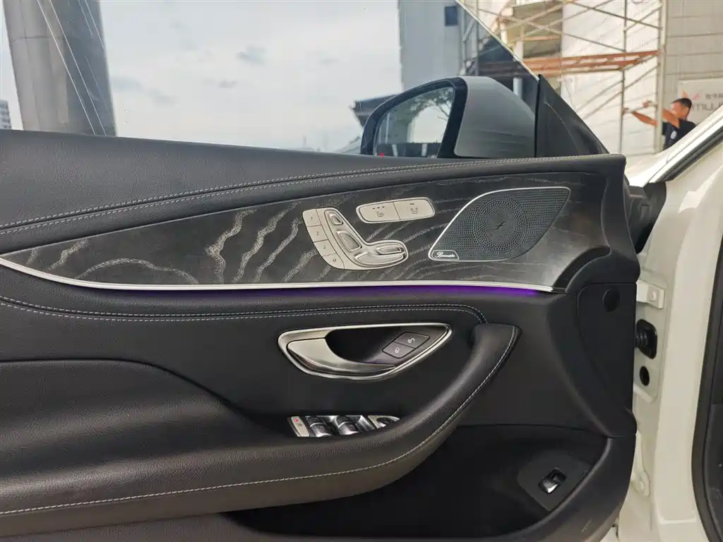 Mercedes-Benz CLS 2018 CLS 300 Luxury фото 9