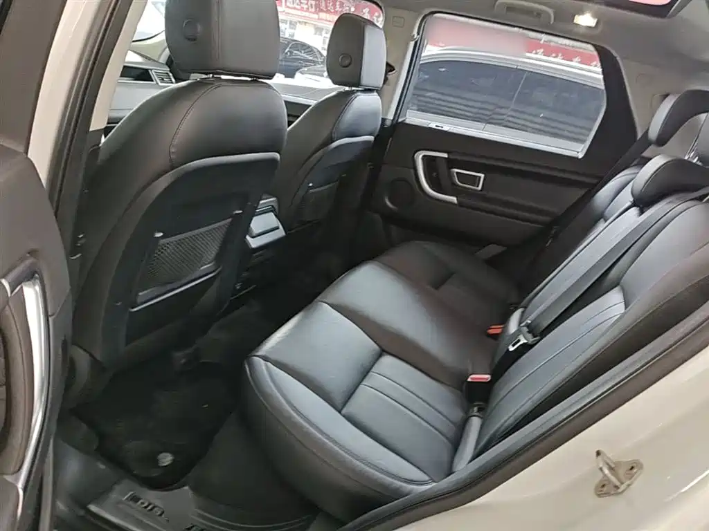Land Rover Discovery Sport 2018 240PS SE Edition фото 17