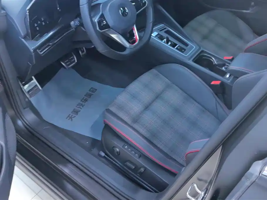 Volkswagen Golf GTI 2023 380TSI DSG GTI фото 9