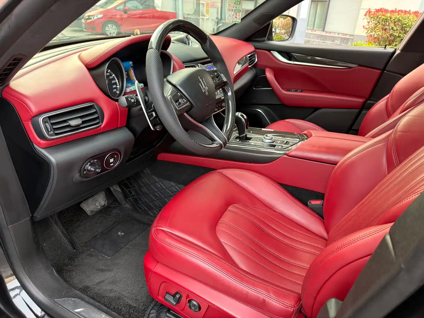 Maserati Levante 2016 3.0T Standard фото 5