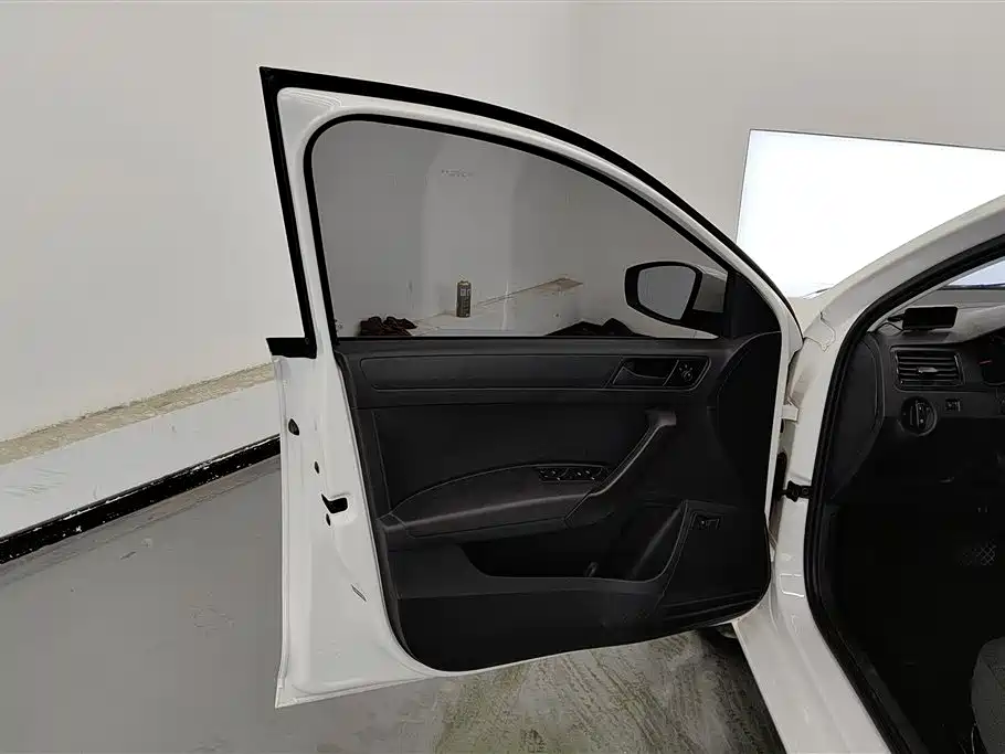 VOLKSWAGEN SANTANA