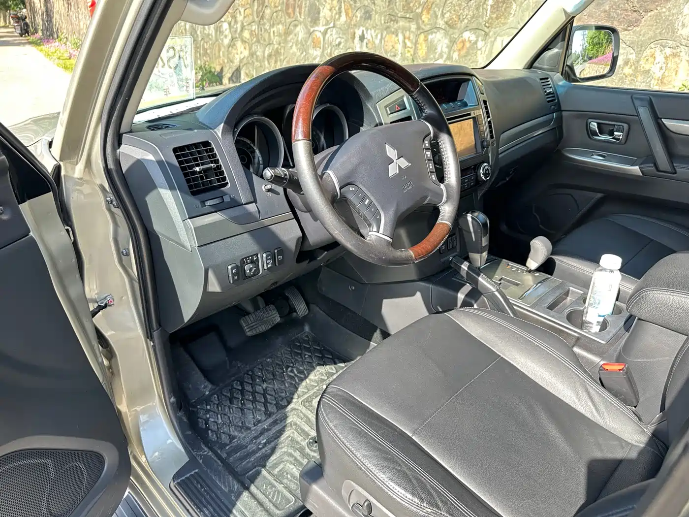 Mitsubishi Pajero (Import) 2016 3.0L Automatic Luxury (China V) фото 18