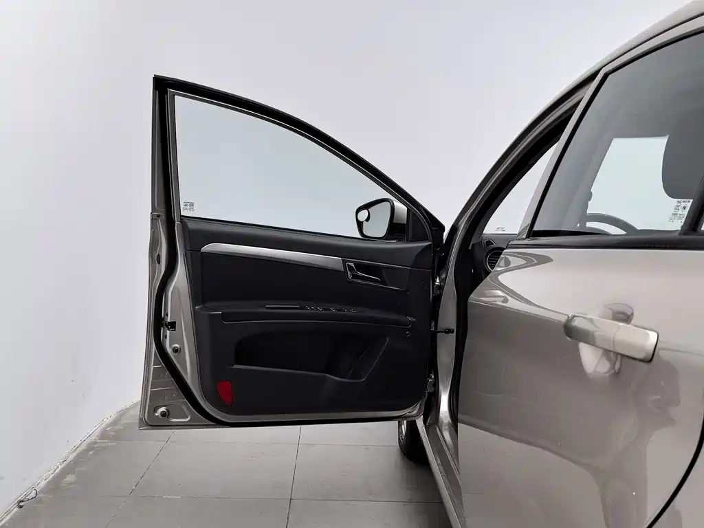 Фото 8 - Roewe 350