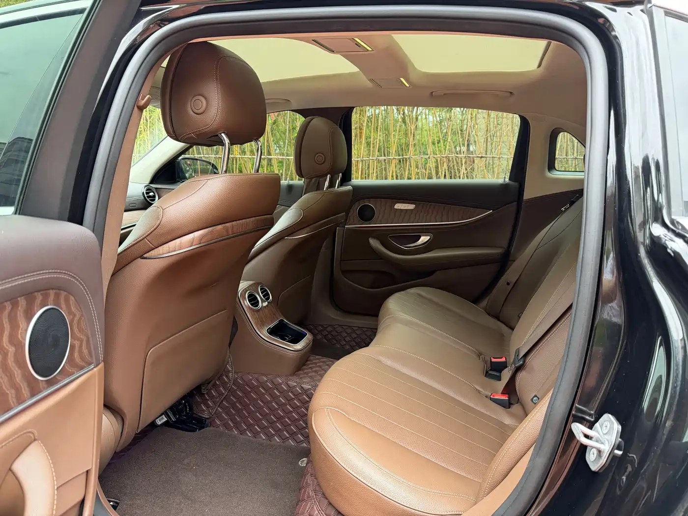 Mercedes-Benz E-Class 2021 E 300 L Fashion фото 8
