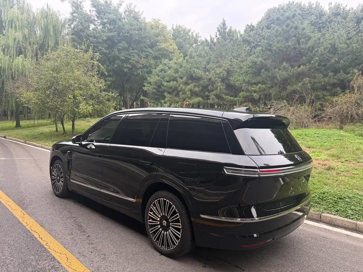 NIO ES8 2026 2025 Model 6-Seat Executive Luxury Edition