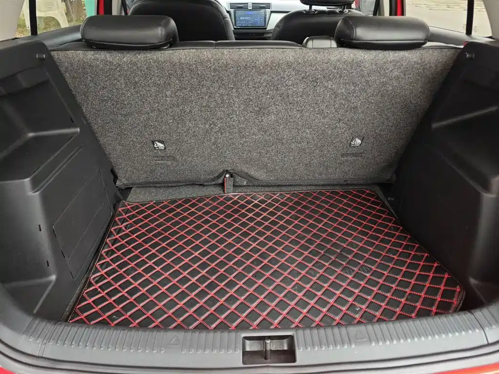 Škoda Fabia 2017 1.4L Auto Car Enjoy Edition фото 19