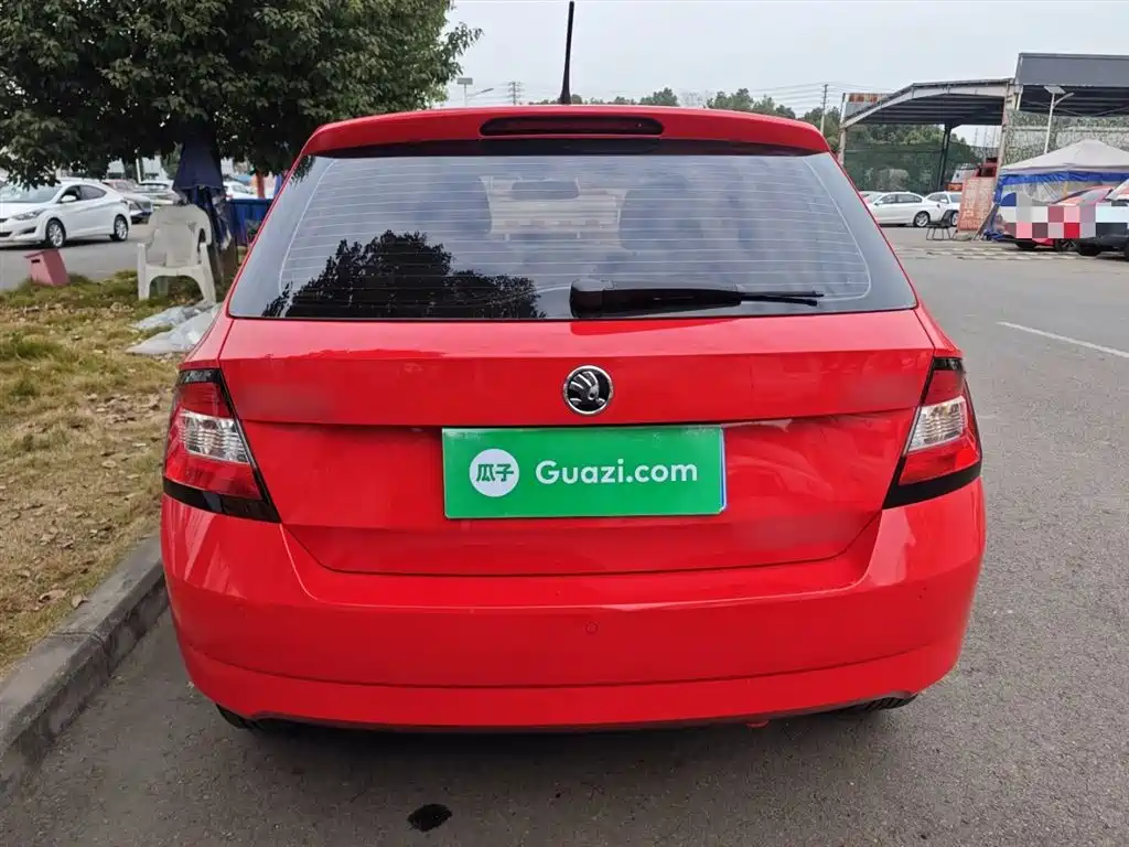 Škoda Fabia 2017 1.4L Auto Car Enjoy Edition фото 6